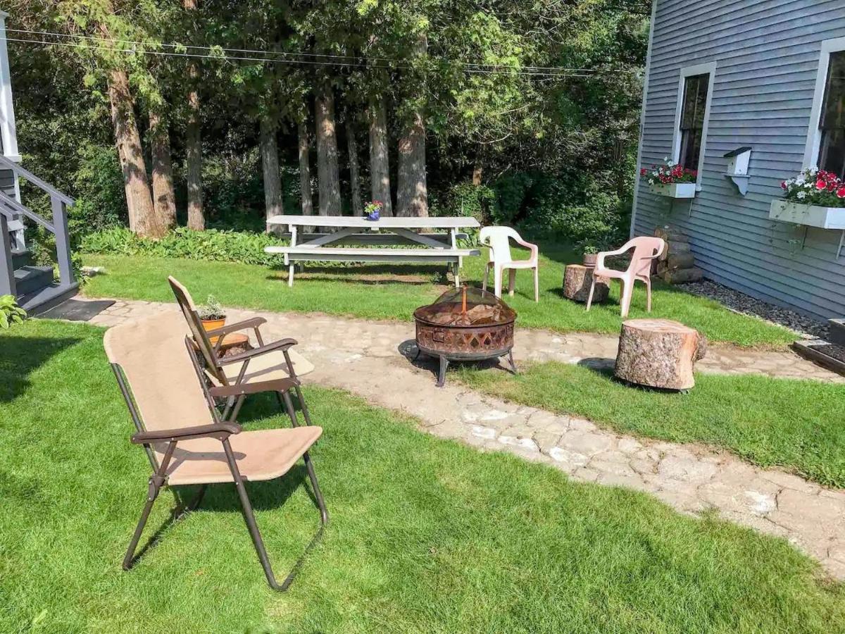 Private 2 Bedrooms And 1 Bathroom In Grand Victorian Home In The Heart Of The Whiite Mountains! Great Host Whitefield Exterior photo
